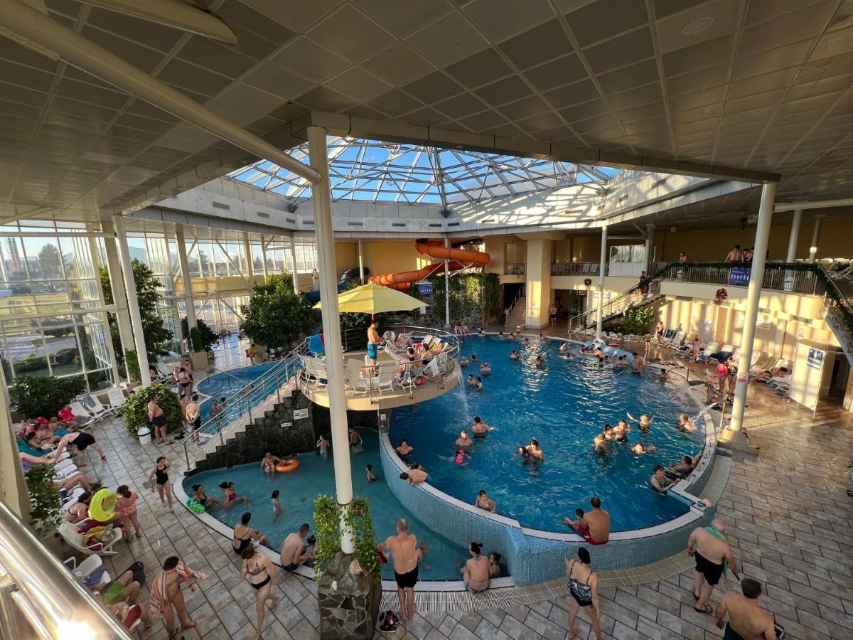 Hotel Alinalex - Paradisul Acvatic Braşov Extérieur photo