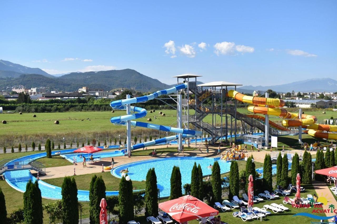 Hotel Alinalex - Paradisul Acvatic Braşov Extérieur photo