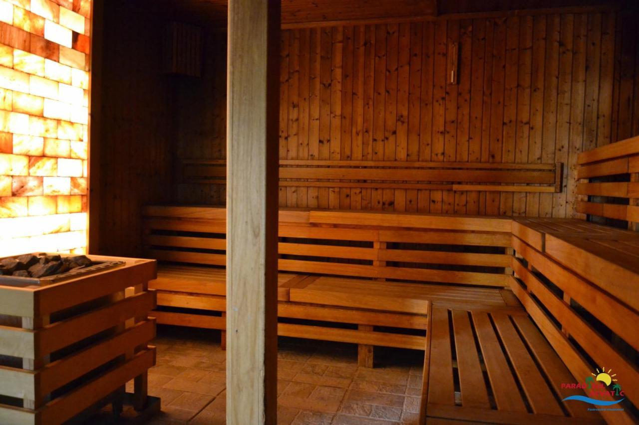 Hotel Alinalex - Paradisul Acvatic Braşov Extérieur photo